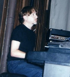 Harry Levinson on keyboard at the 7th Note in San Francisco 1999